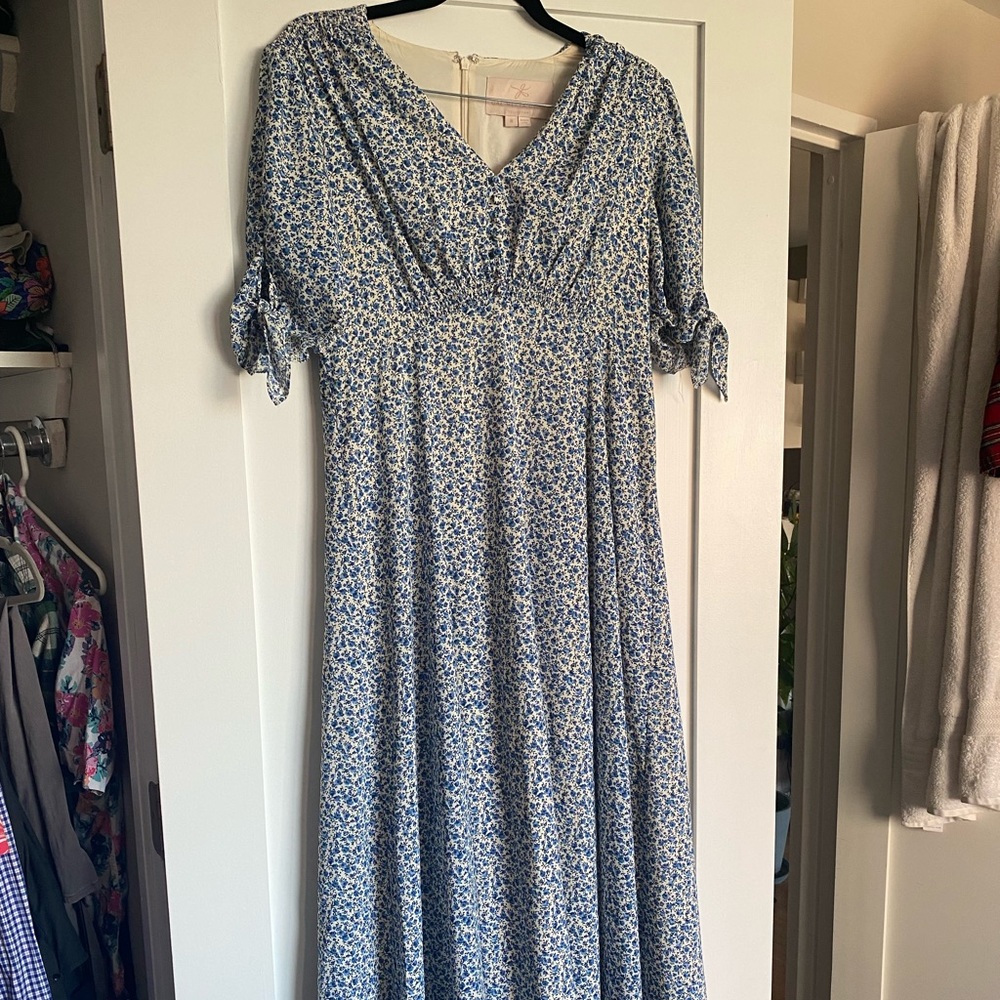 Gal Meets Glam blue floral maxi dress